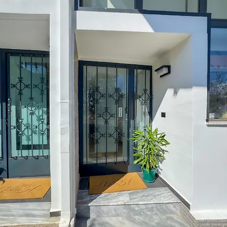 Vila51 Ocean Deluxe Apartment